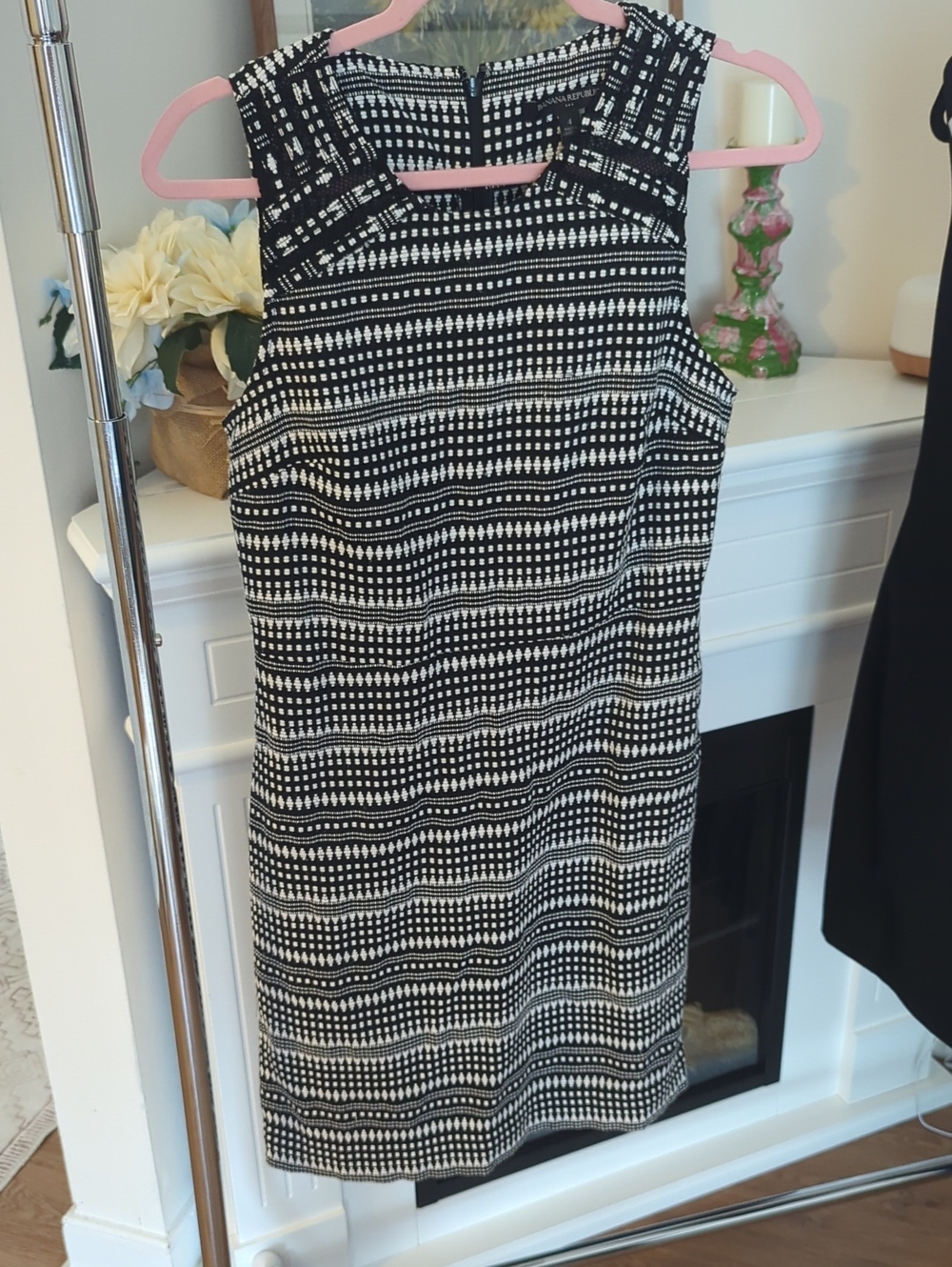 Banana Republic Black and White Sleeveless Midi Shift Dress